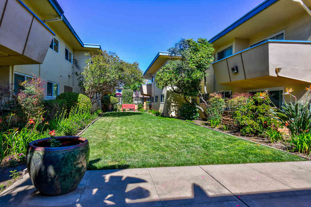 Solaris Apartments 24661 Amador St Hayward Ca Apartments For Rent Rent Com