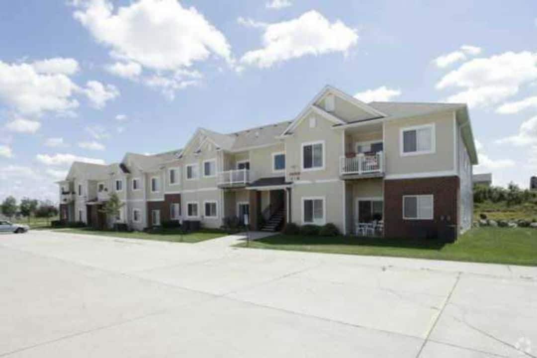 Adam Ridge 10535 Norfolk Dr 13 Johnston Ia Condos For Rent Rent Com