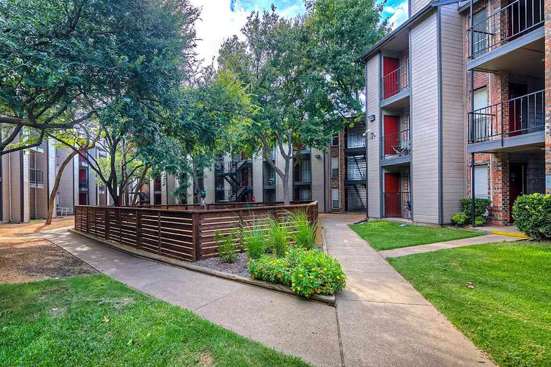 The Edge Apartments - Dallas Tx 75287