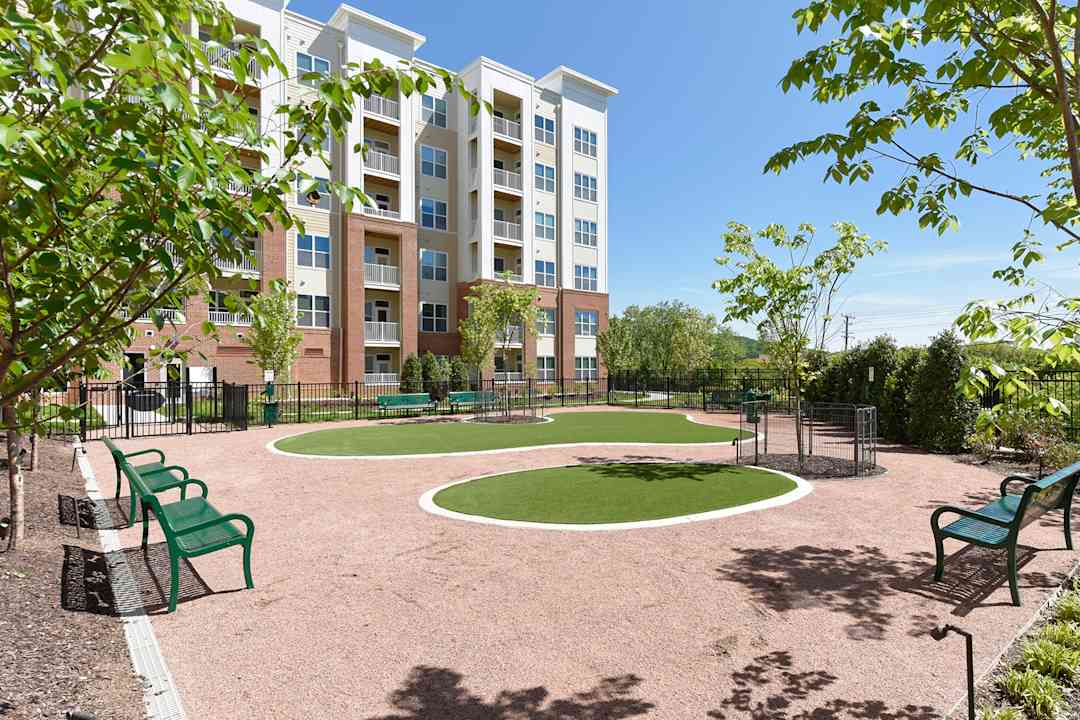 Avalon Hunt Valley 100 Shawan Rd Cockeysville Md Apartments For Rent Rent Com