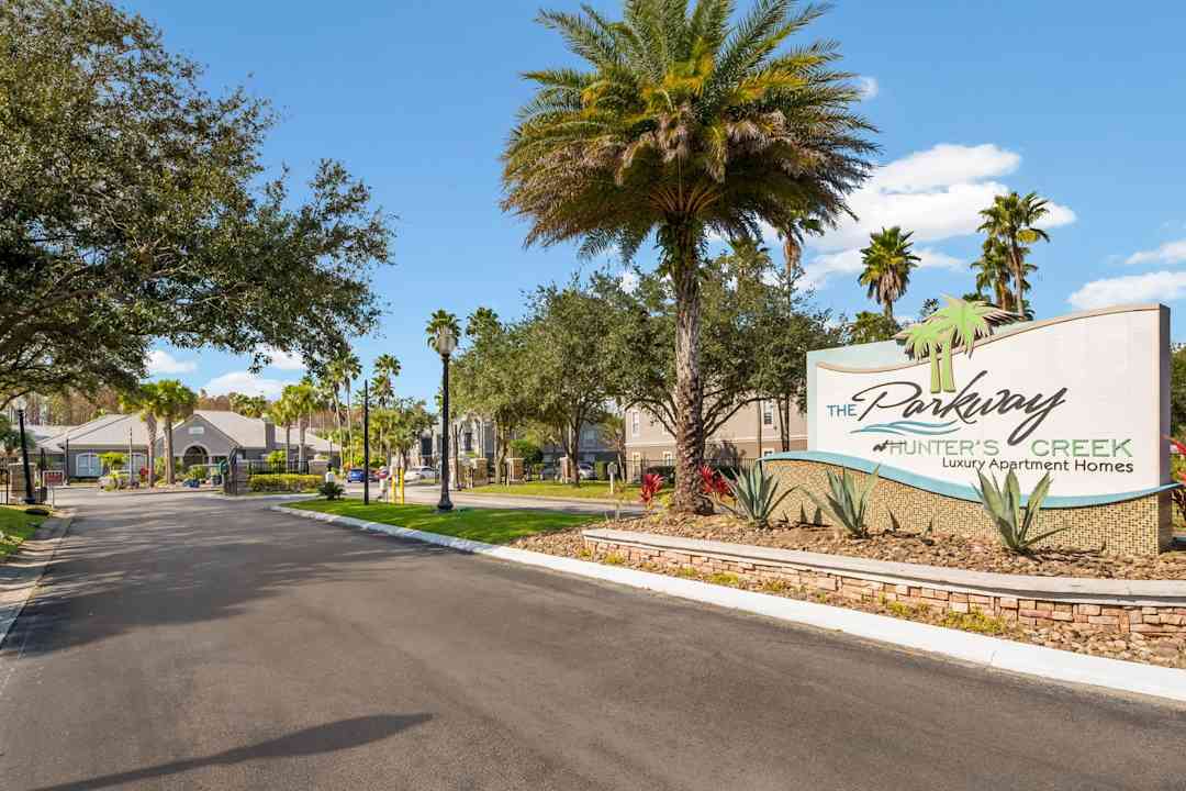 The Parkway at Hunter's Creek Apartments 14200 Colonial Grand Blvd