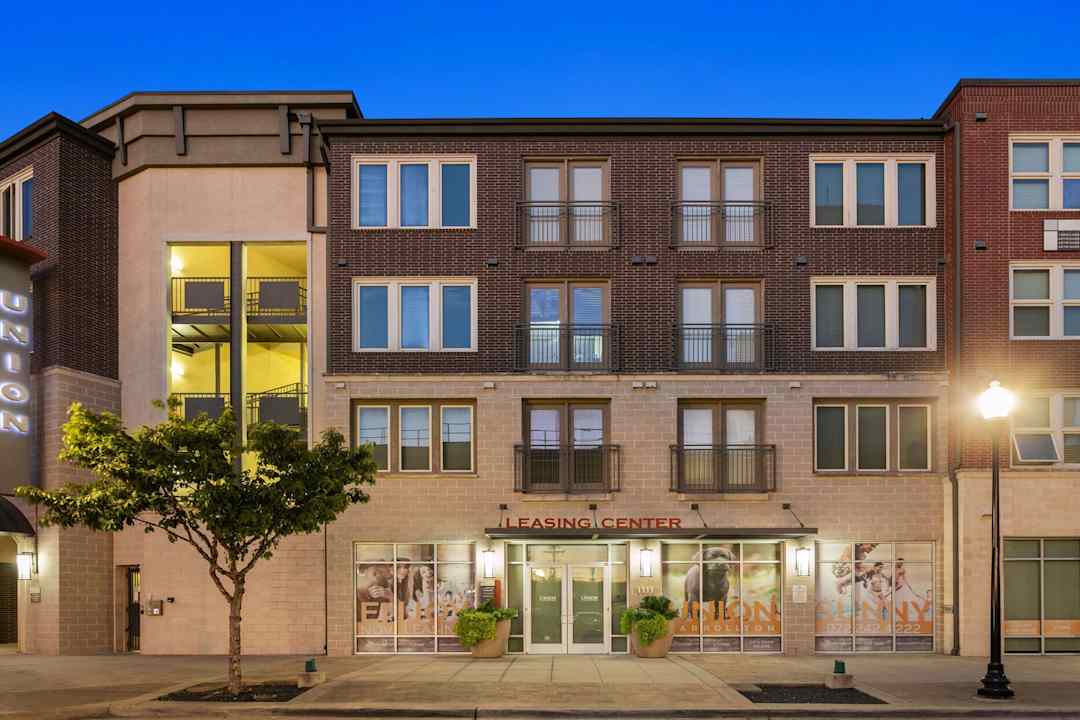 Union at Carrollton Square - 1111 S Main St | Carrollton, TX Apartments for  Rent | Rent.