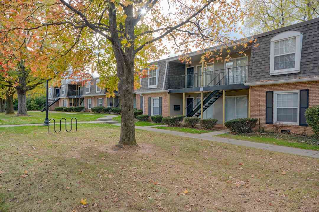 A62 Apartments 6111 Allisonville Rd Indianapolis In Apartments For Rent Rent Com