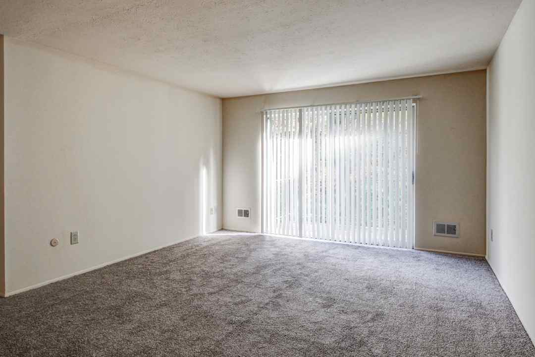 Plymouth Park Apartments 40325 Plymouth Rd Plymouth Mi Apartments For Rent Rent Com