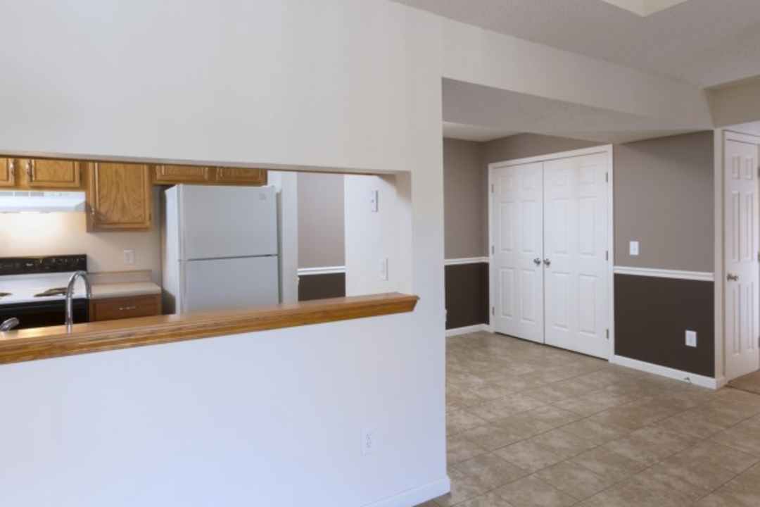 Willow Creek Apartment Homes 1645 W Walnut Lawn St Springfield Mo Apartments For Rent Rent Com