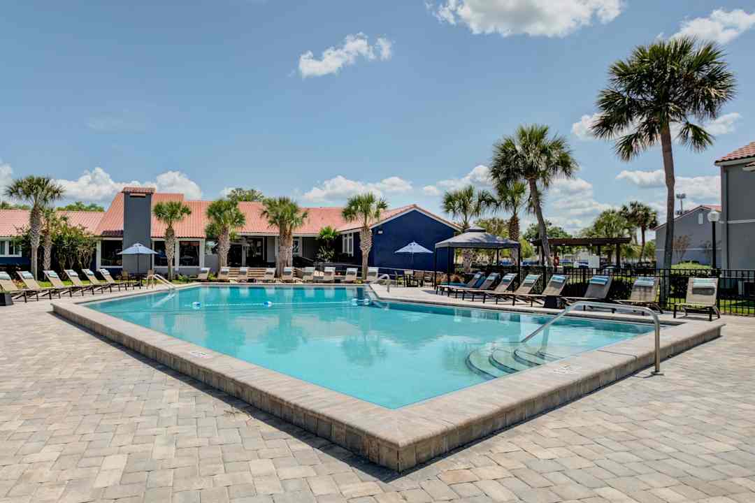 Aqua At Windmeadows 3700 Windmeadows Blvd Gainesville Fl Apartments For Rent Rent Com