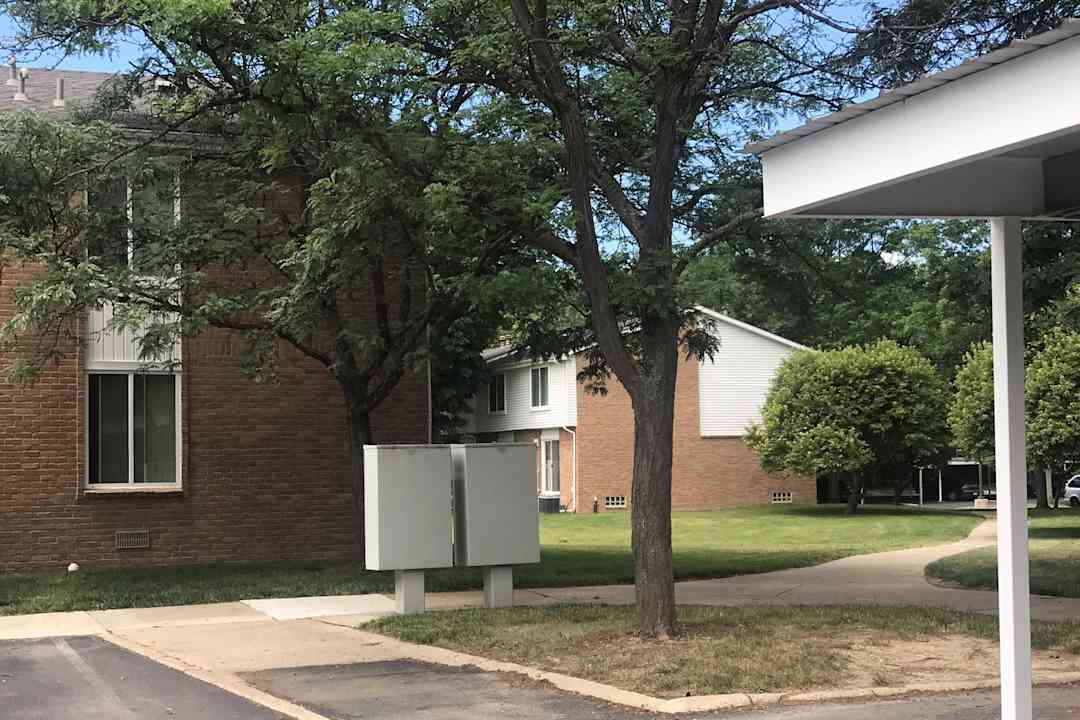 silver maple village apartments lapeer mi 48446