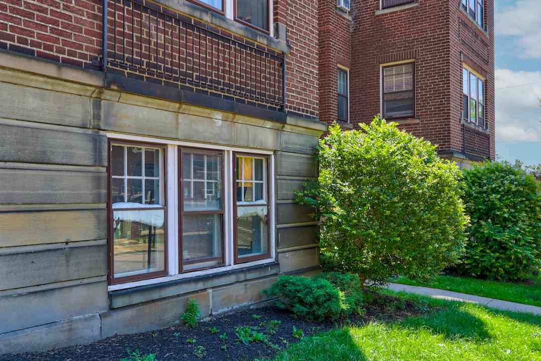 Alpha Apartment Management 2688 Mayfield Road Cleveland Oh Apartments For Rent Rent Com