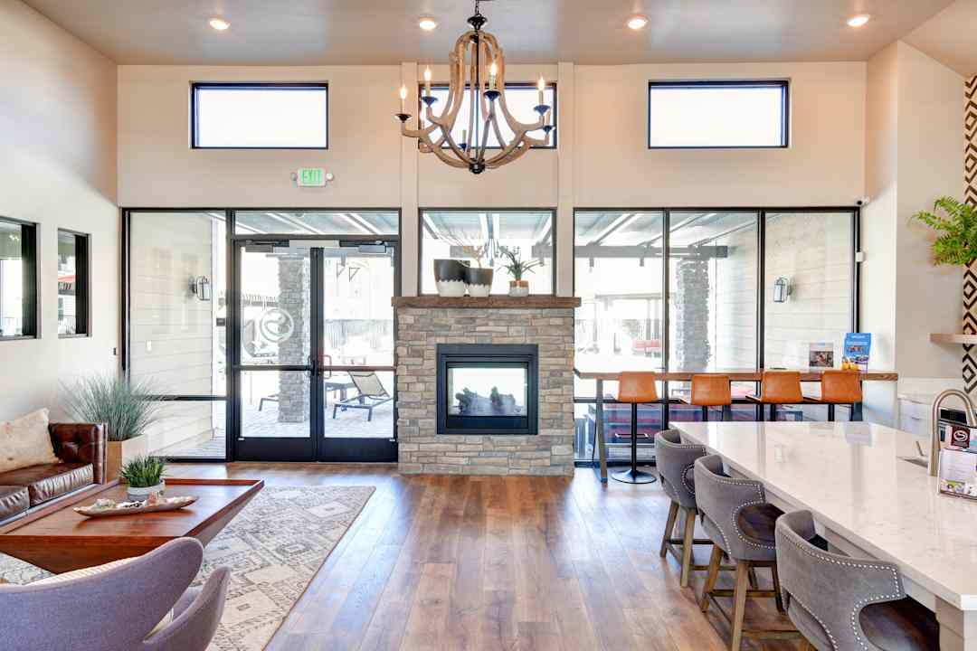 Silverado Amenities