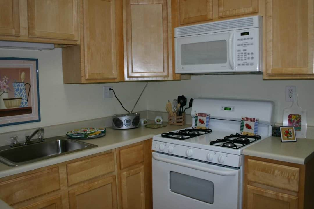 Hidden Lake Town And Country Apartments Apartments - North Brunswick ...