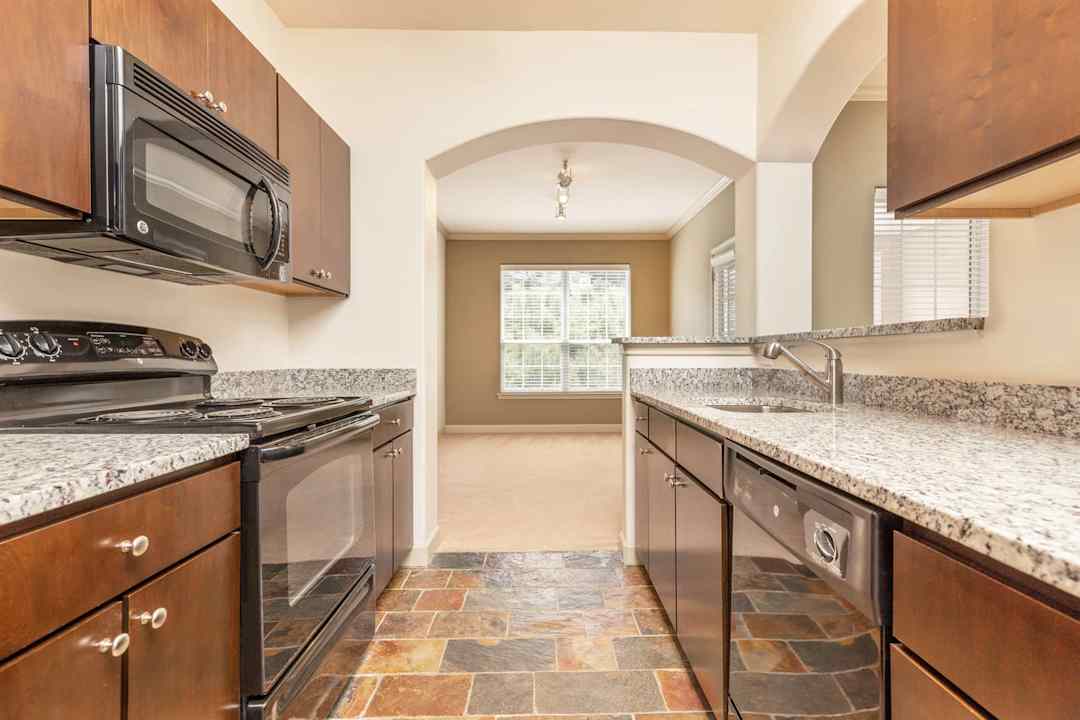 Lodge At Ames Pond 1 Ames Hill Dr Tewksbury Ma Apartments For Rent Rent Com