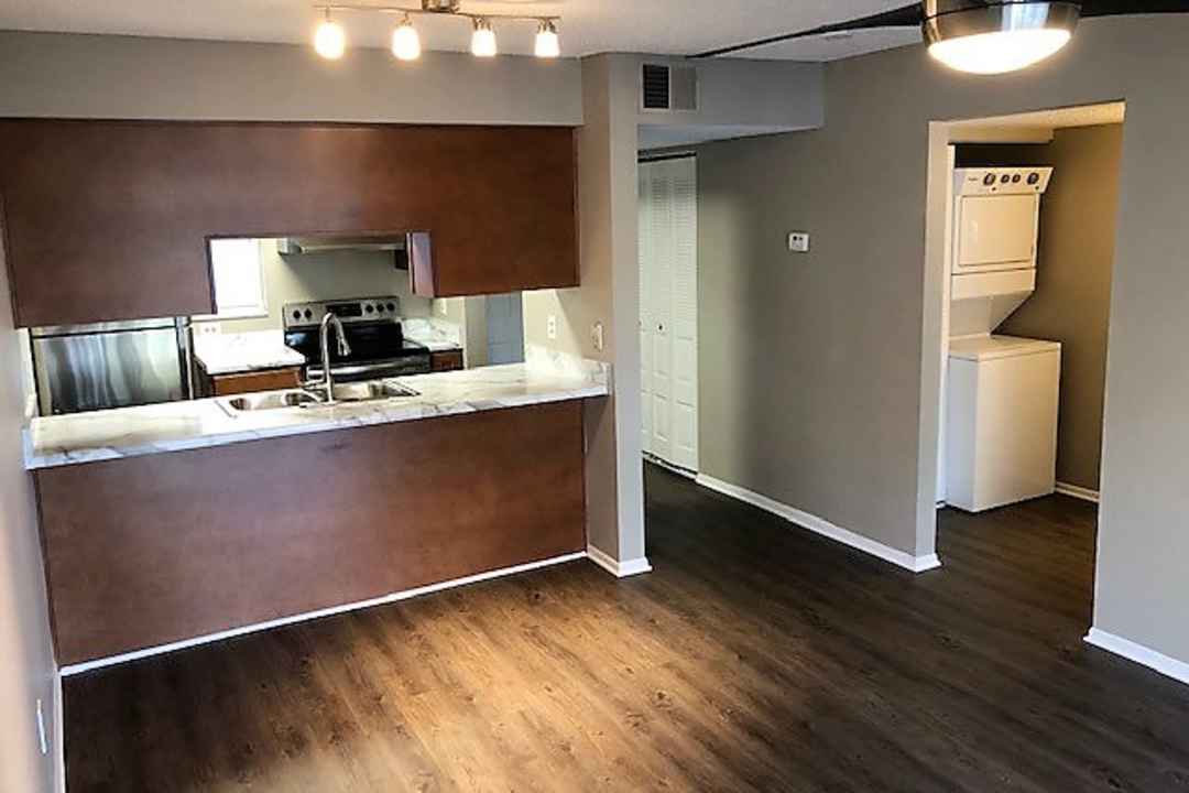 aaron lake apartments 4325 40th st bradenton fl apartments for rent rent com
