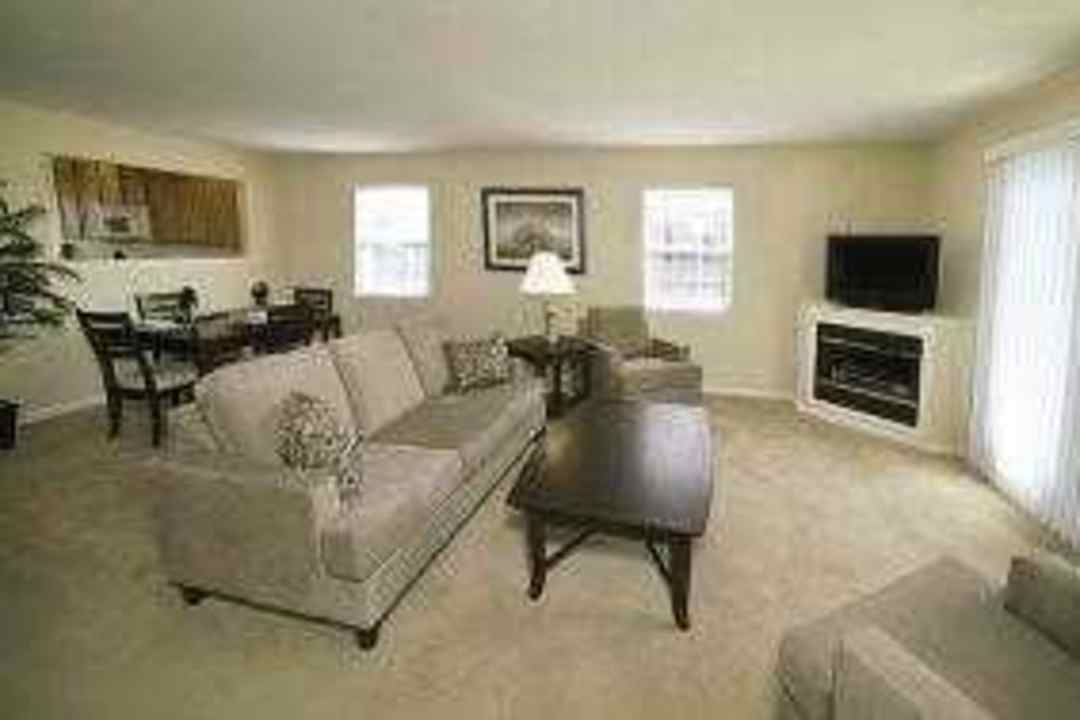 village at blue hen apartments dover de 19901