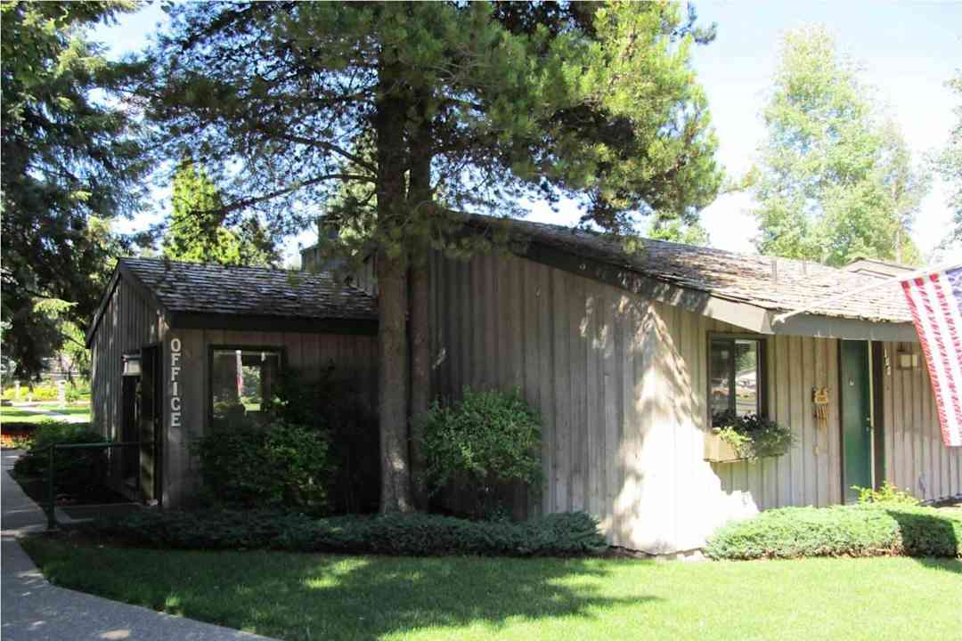 Lake Villa Apartments - 2501 E Sherman Ave Coeur D Alene Id Apartments For Rent Rentcom