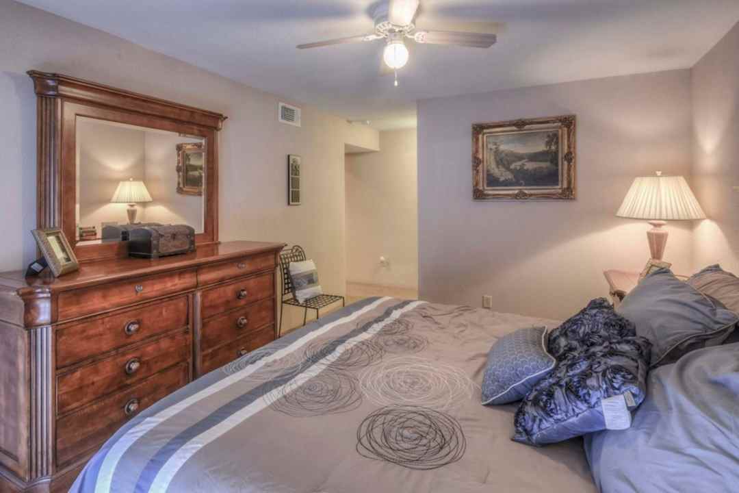 Oaks Of Ashford Point 4040 Synott Rd Houston Tx Apartments For Rent Rent Com