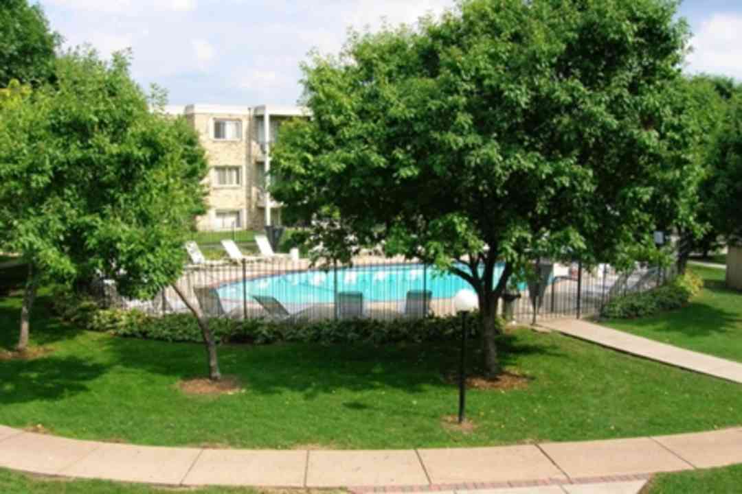 richland court apartments richfield mn 55423