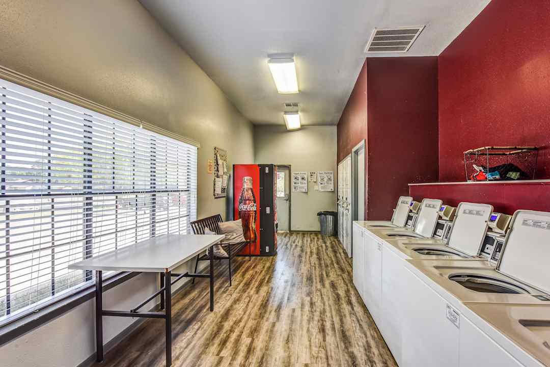 Balcones Apartments 1000 Balcones Dr College Station Tx Apartments For Rent Rent Com