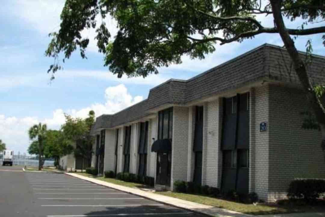 shoreline community apartments jacksonville fl 32210