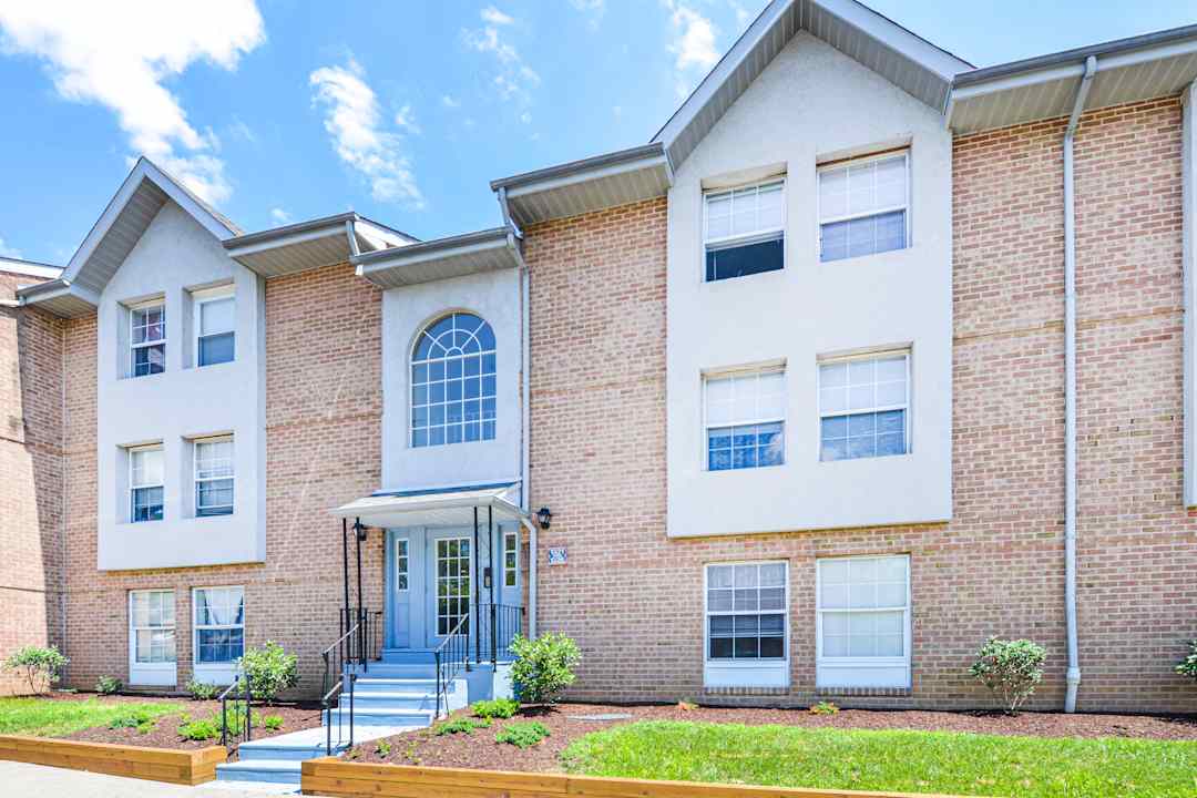 North Brook Apartments - Philadelphia Pa 19154