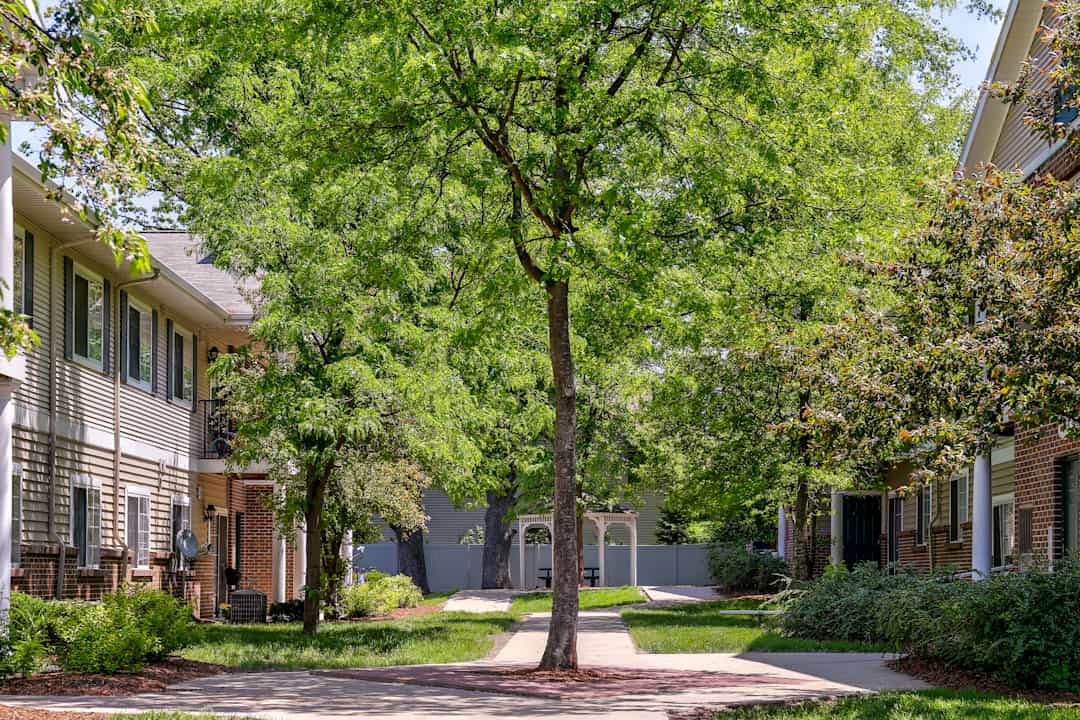 Emerald Creek Apartments - 3416 Haleh Cir Se Grand Rapids Mi Apartments For Rent Rentcom