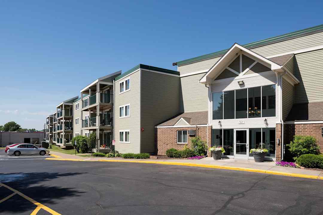 Pheasant Park Apartments - 5625 Boone Ave N Minneapolis Mn Apartments For Rent Rentcom