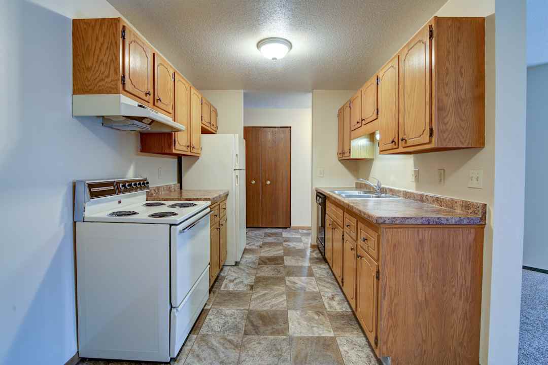 Washington Heights Apartments 2723 Hawken St Bismarck Nd Apartments For Rent Rent Com