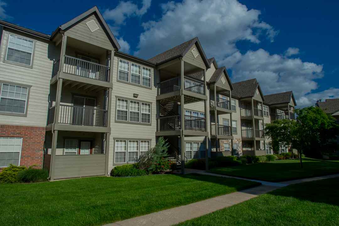 villas of waterford apartments wichita ks 67226