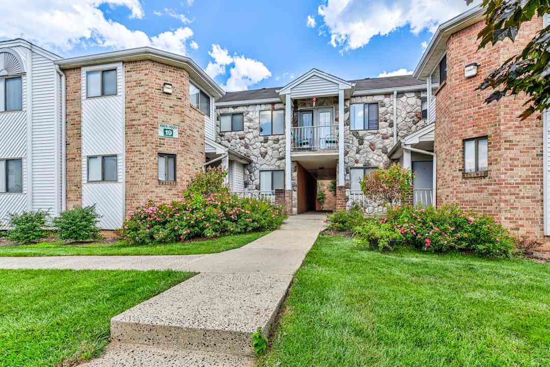 Edison Woods - 1106 US Highway 1 | Edison, NJ Apartments for Rent | Rent.