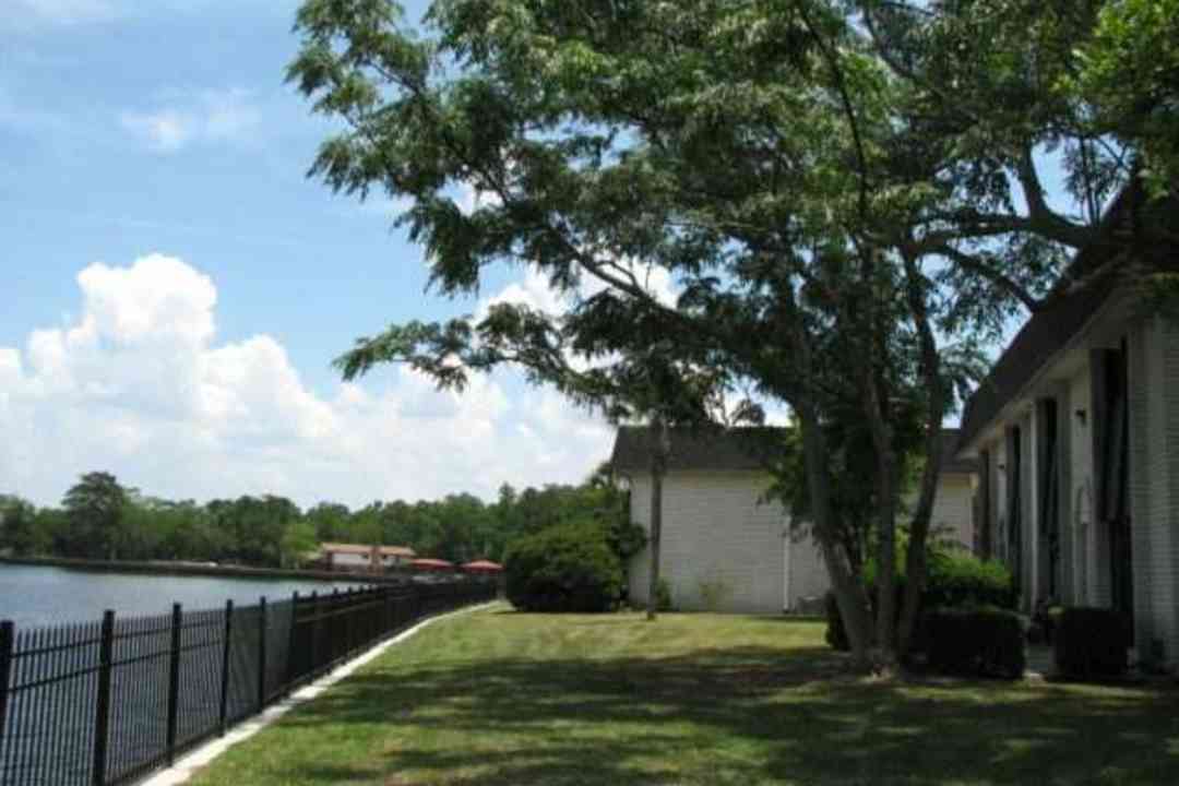 shoreline community apartments jacksonville fl 32210