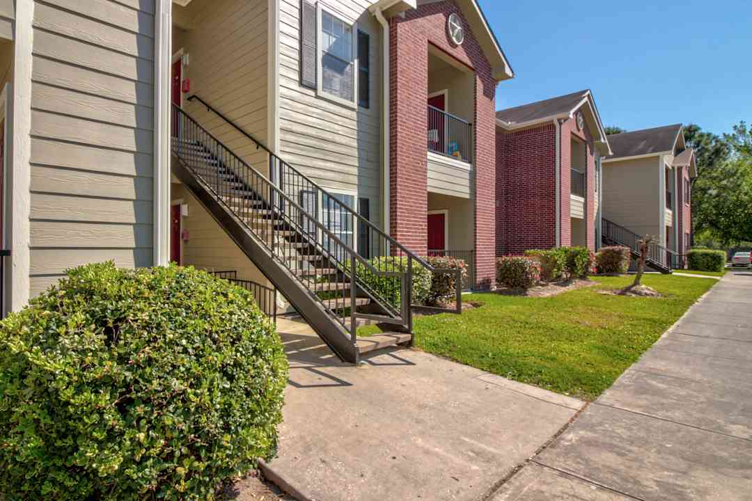 Green Pines Apartments - Humble Tx 77396