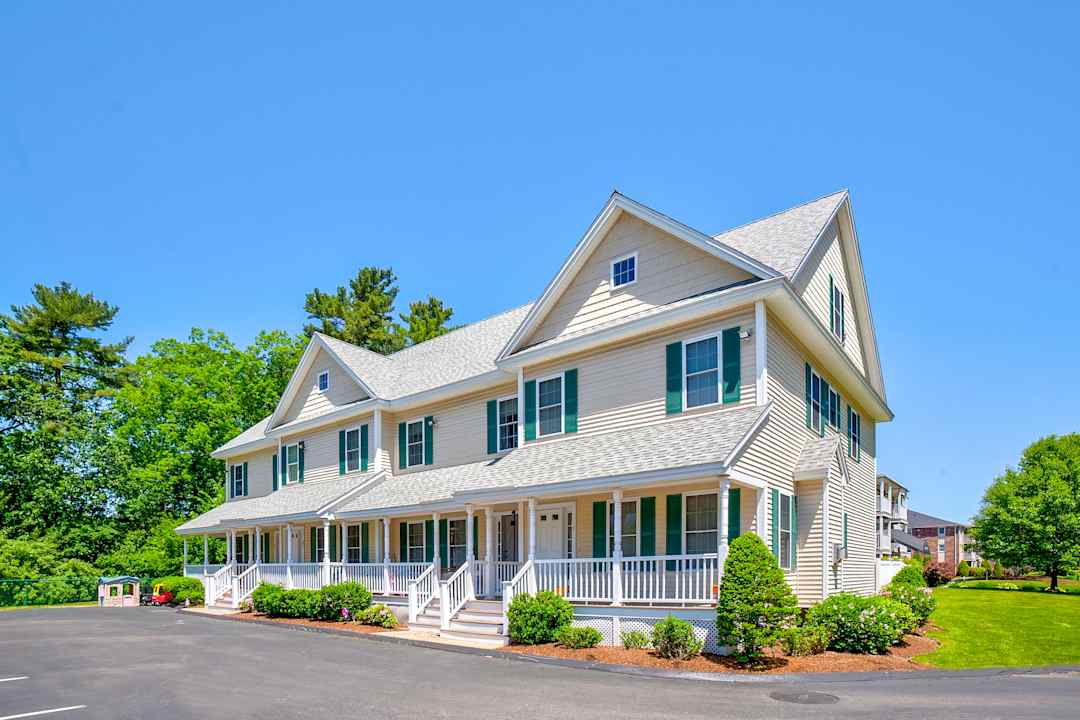 Colonial Village Apartments Methuen, MA 01844