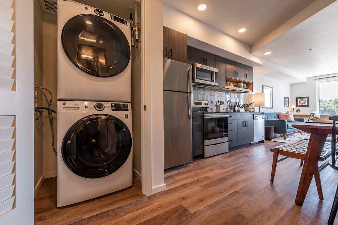 beam apartments seattle wa 98104