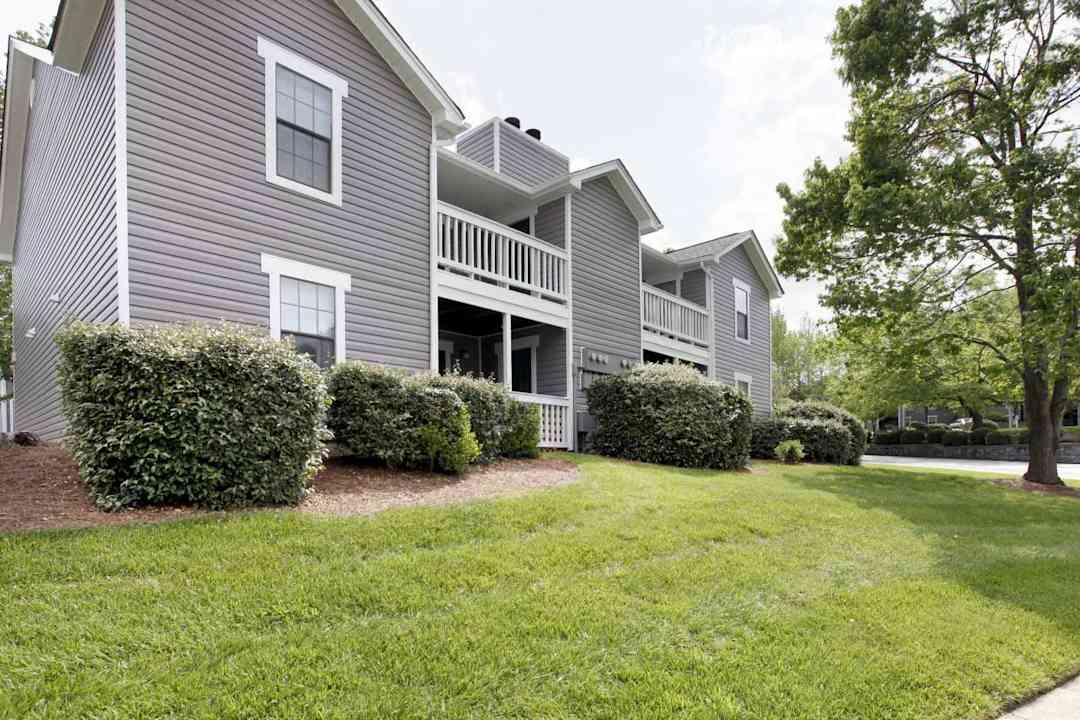 stoneybrook apartments greensboro nc 27406