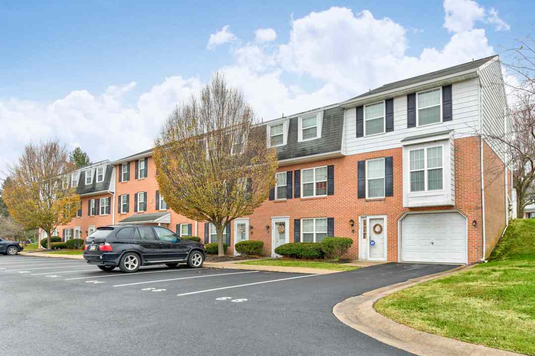 Belair Townhomes 590 Candlewyck Rd Lancaster Pa Apartments For Rent Rent Com