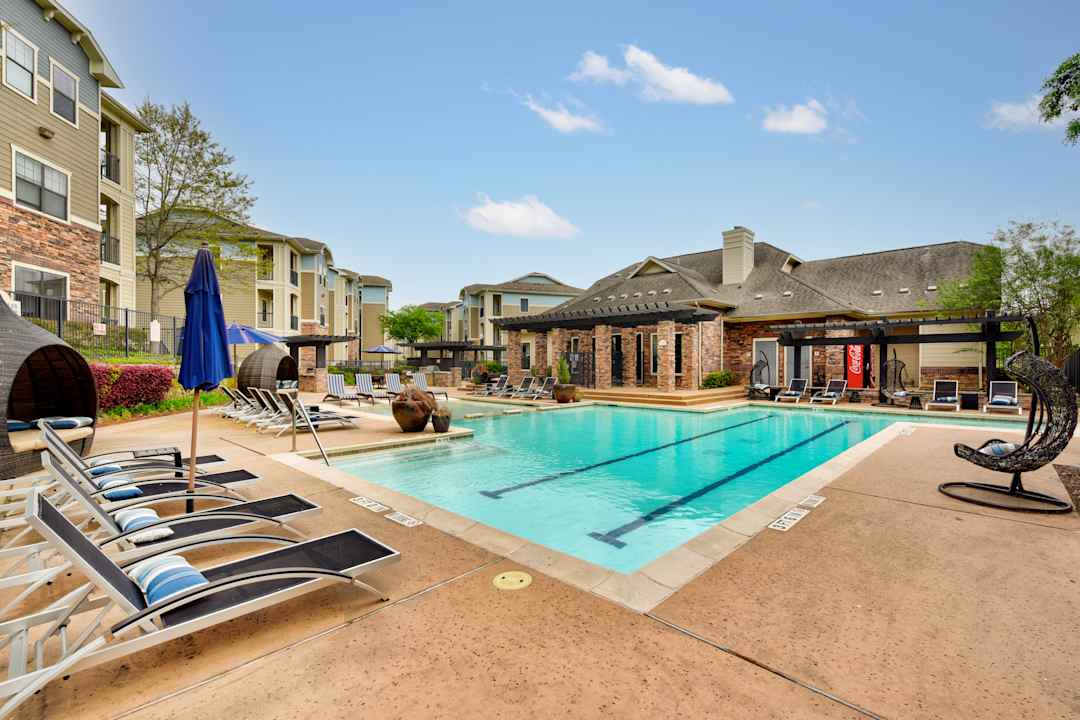 Stoneleigh Apartments - Houston Tx 77090