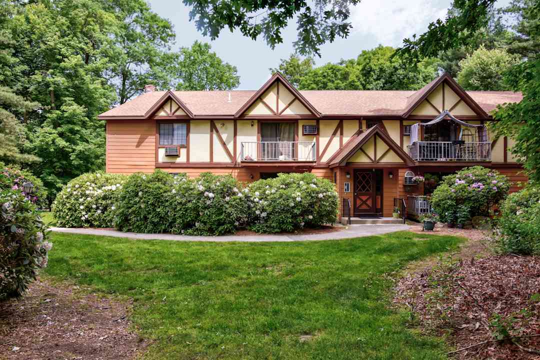 Putnam Village - 6 Putnam Rd | Foxboro, MA Apartments for Rent | Rent.