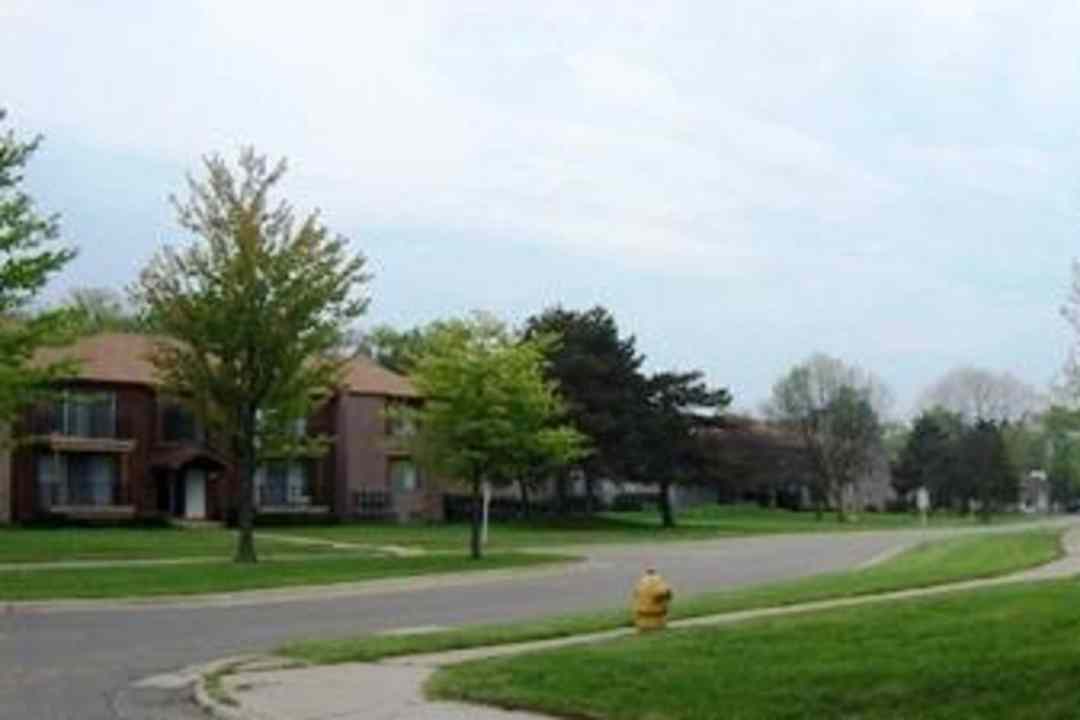 brownstown square apartments 20205 telegraph rd romulus mi apartments for rent rent com