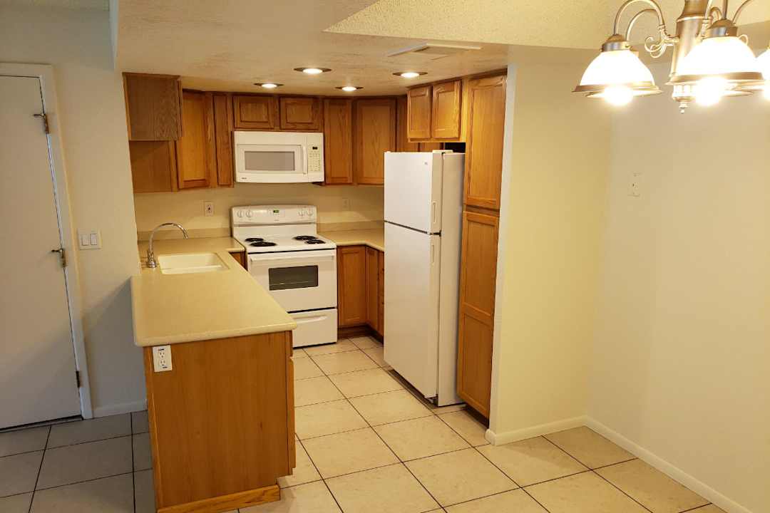 Desert Lakes Apartments - Phoenix Az 85051