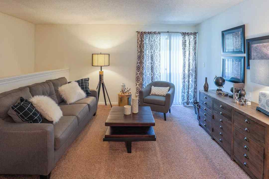 fox run apartments wichita ks 67207