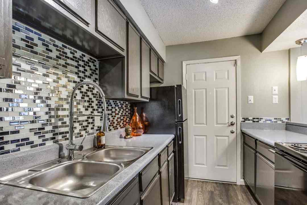 the muse apartments dallas tx 75233