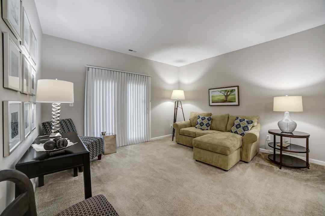 Auburn Hill Apartments 840 Auburn Hill Dr Indianapolis In Apartments For Rent Rent Com