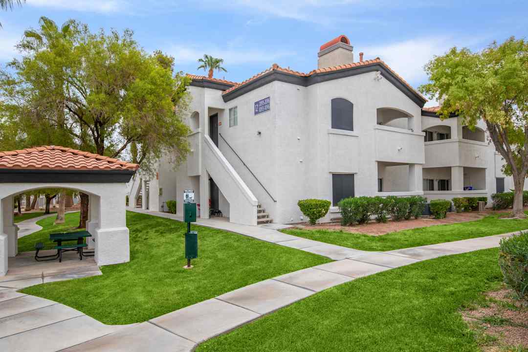 Tides On Tropicana 4800 E Tropicana Ave Las Vegas Nv Apartments For Rent Rent Com