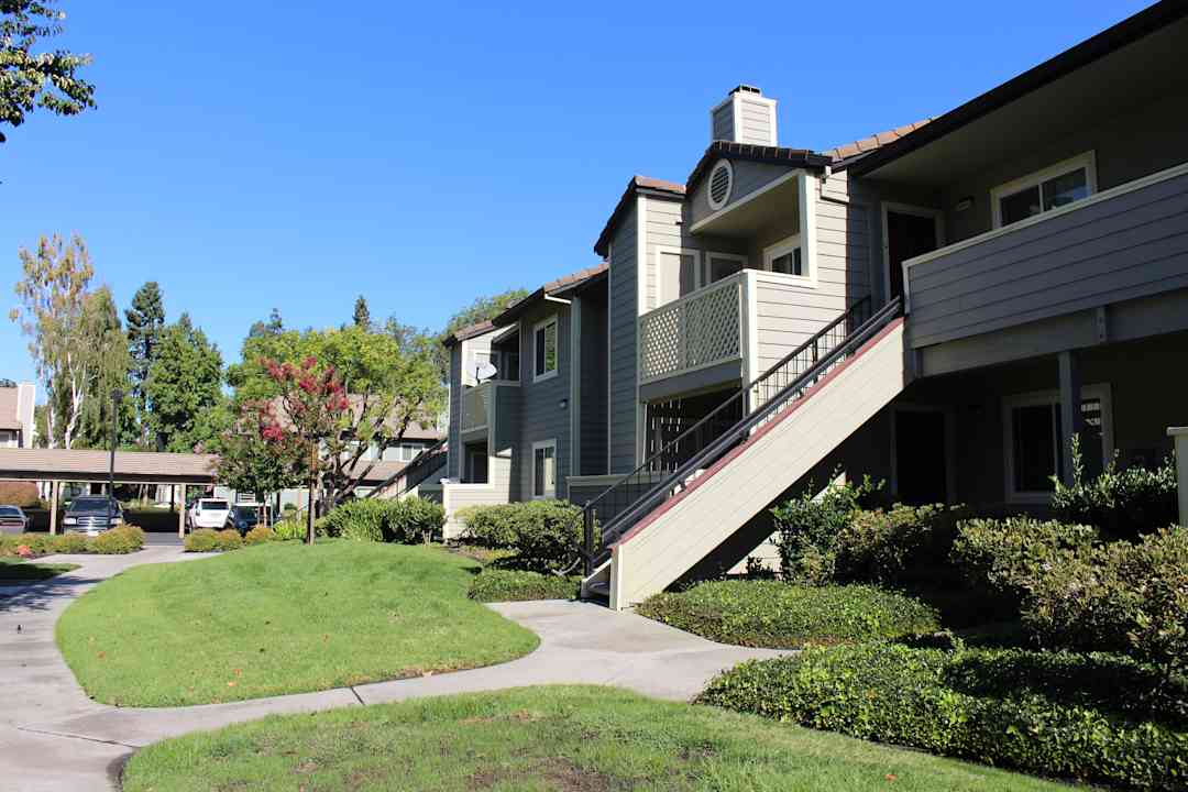 Amberwood Apartments 1543 Ambergrove Dr San Jose Ca Apartments For Rent Rent Com