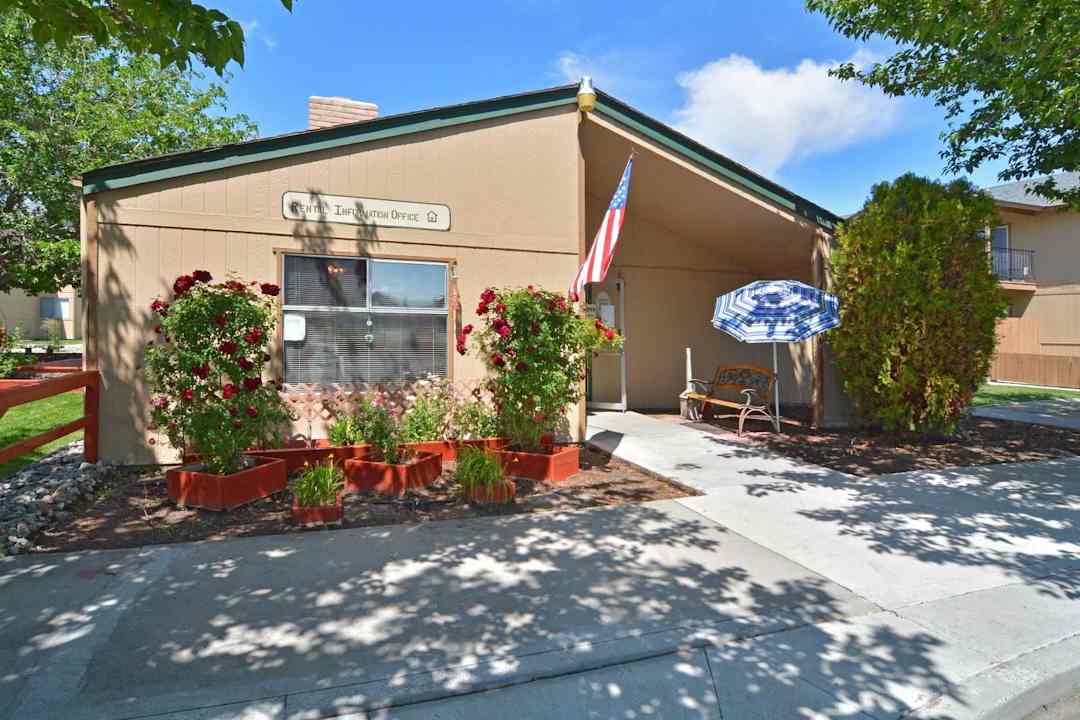 churchill village apartments fallon nv 89406