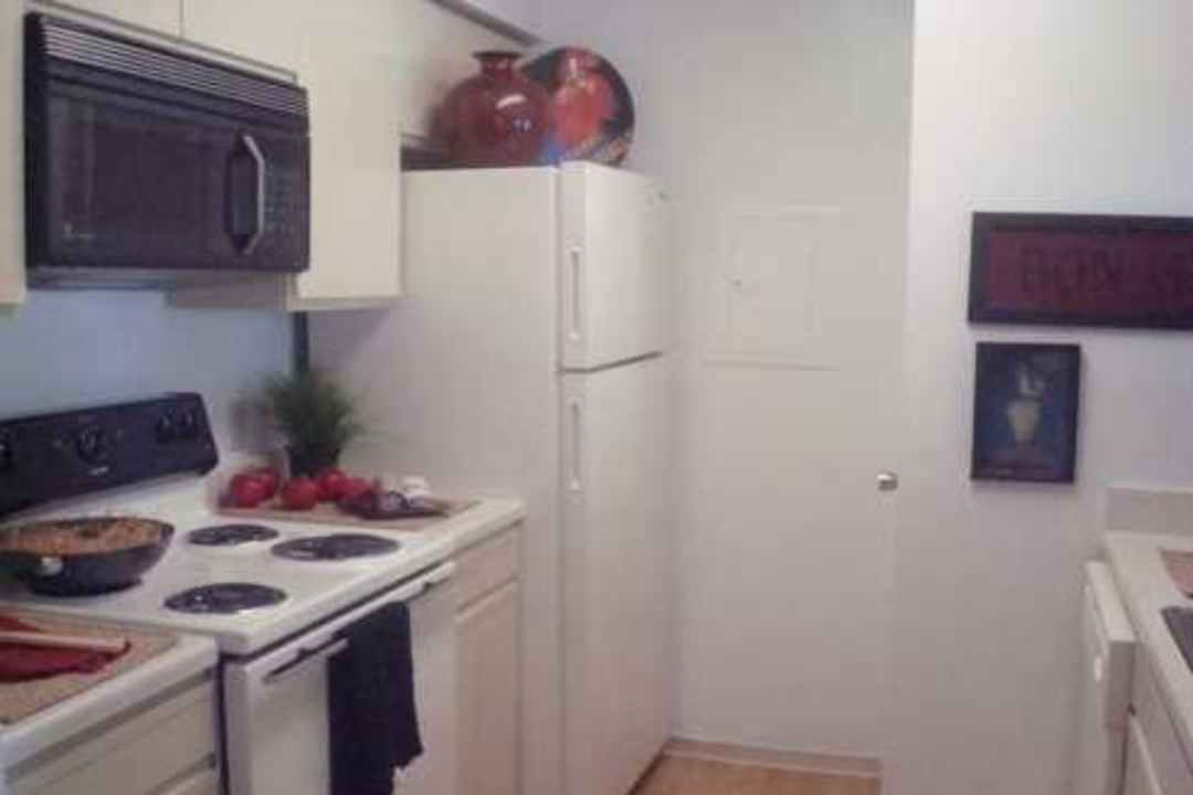 canfield lakes apartments houston tx 77067
