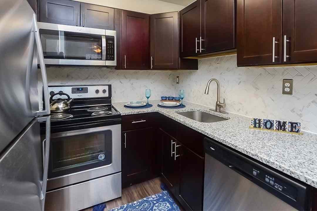 Hyde Park Apartment Homes 430 W Browning Rd Bellmawr Nj Apartments For Rent Rent Com