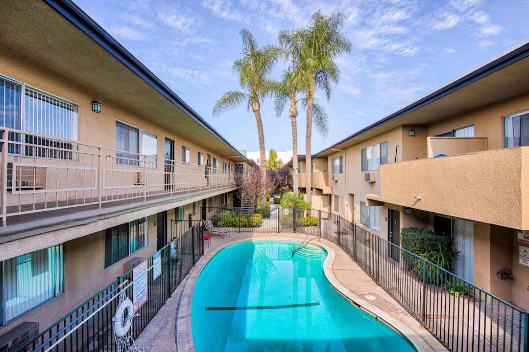 Ramona Palm Apartment Homes Apartments Bellflower, CA 90706