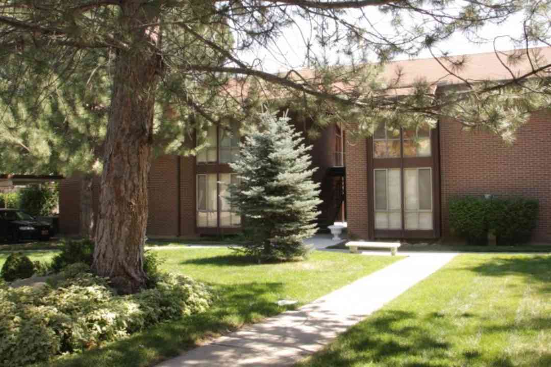 Alta Pines Apartments 870 E 4070 S Salt Lake City Ut Apartments For Rent Rent Com