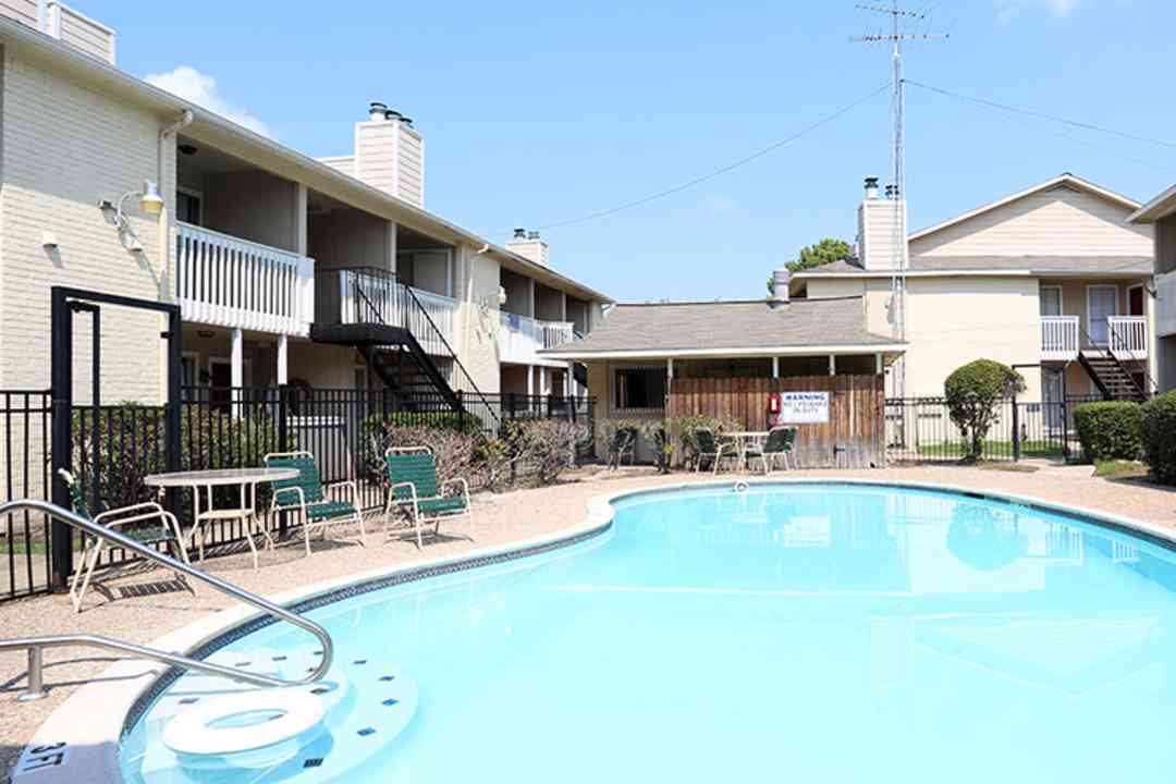 vineyard trace apartments houston tx 77090