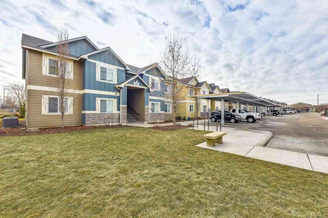 Asheville Commons Apartments 826 N Maple Grove Rd Boise Id Apartments For Rent Rent Com